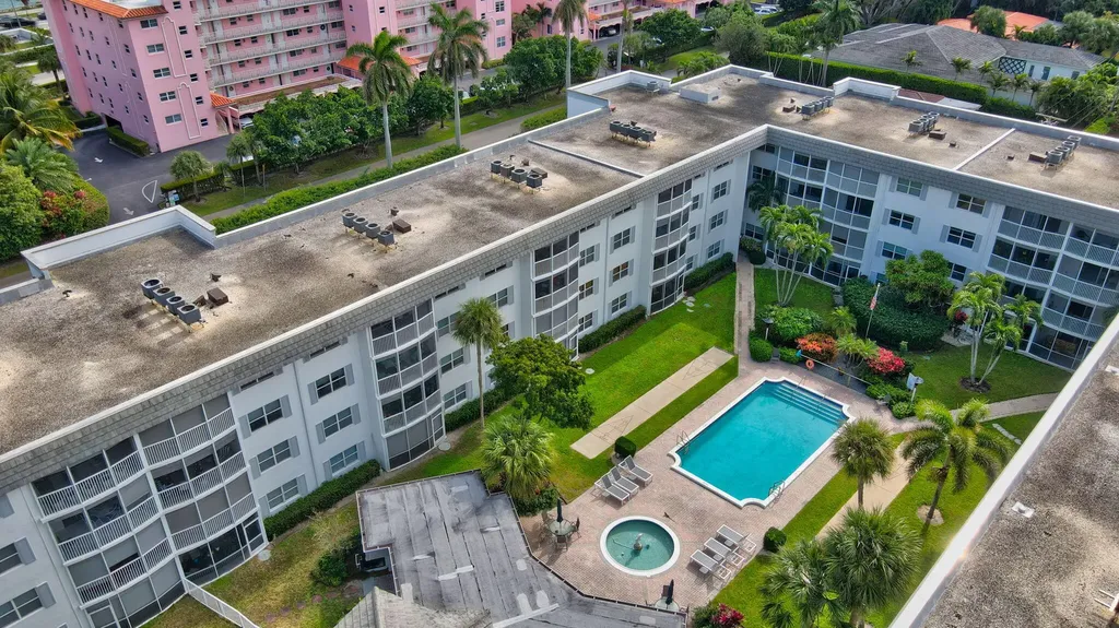 800 E Camino Boca Raton FL 33432