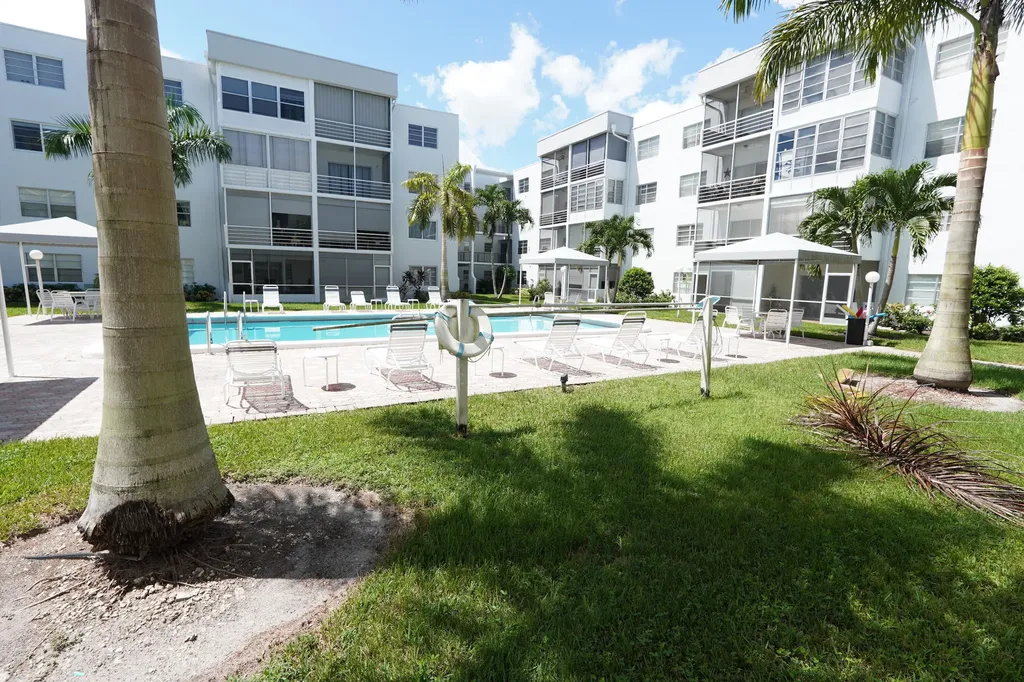 3000 E Sunrise Lakes Boulevard Sunrise FL 33322