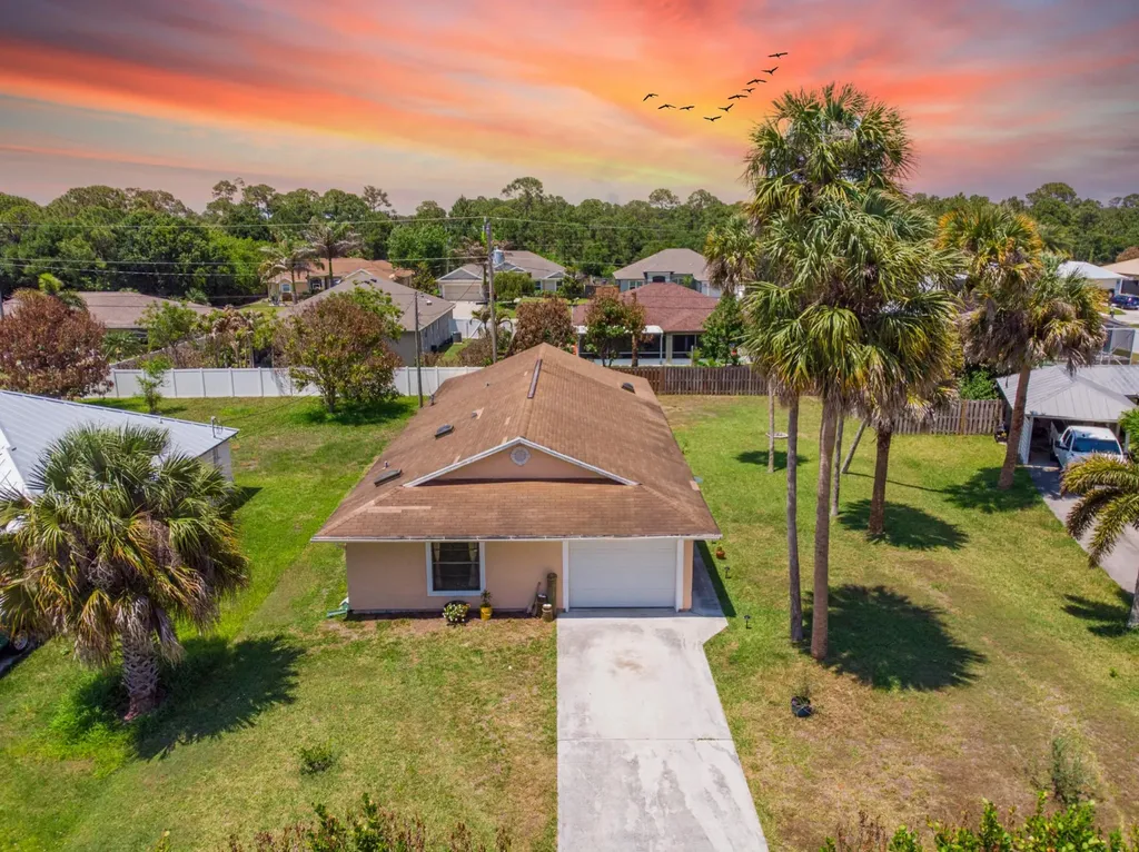 1573 SW Dycus Avenue Port St Lucie FL 34953
