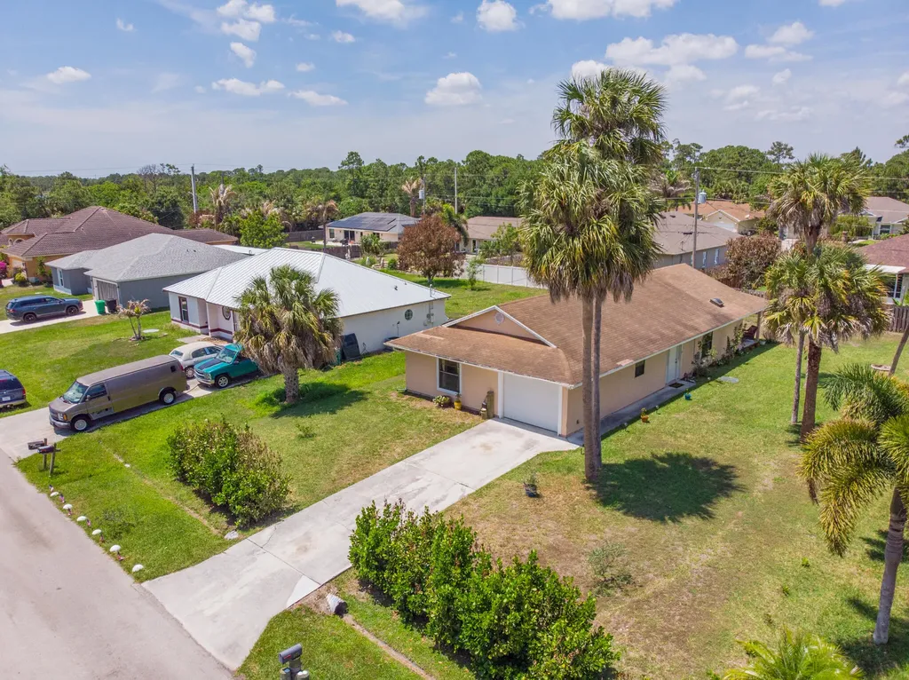 1573 SW Dycus Avenue Port St Lucie FL 34953