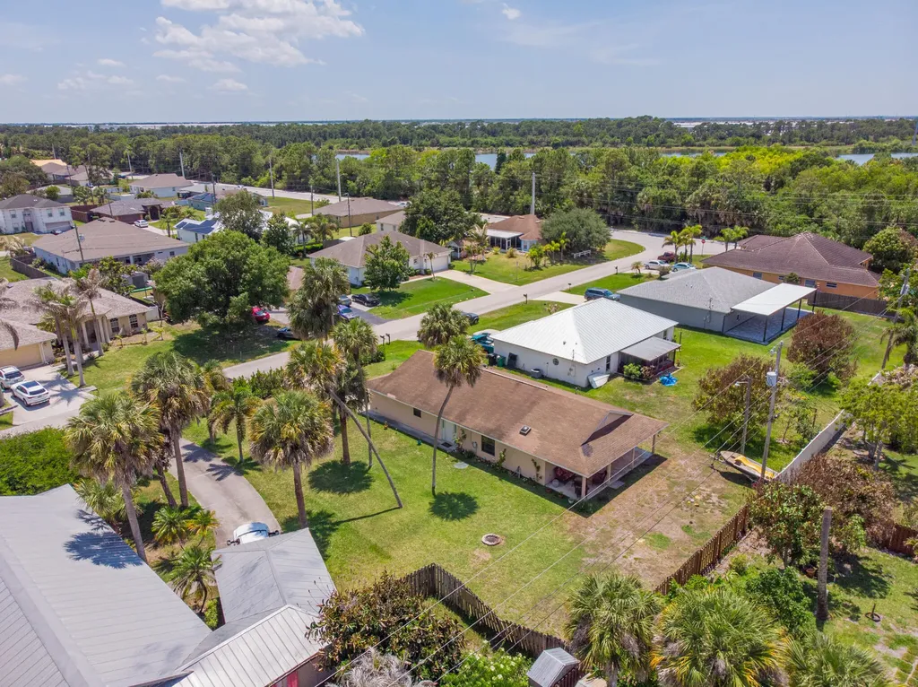 1573 SW Dycus Avenue Port St Lucie FL 34953