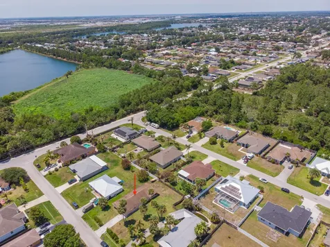 1573 SW Dycus Avenue Port St Lucie FL 34953