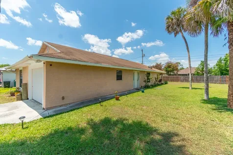 1573 SW Dycus Avenue Port St Lucie FL 34953