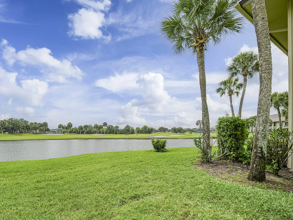 23 Plantation Drive Vero Beach FL 32966