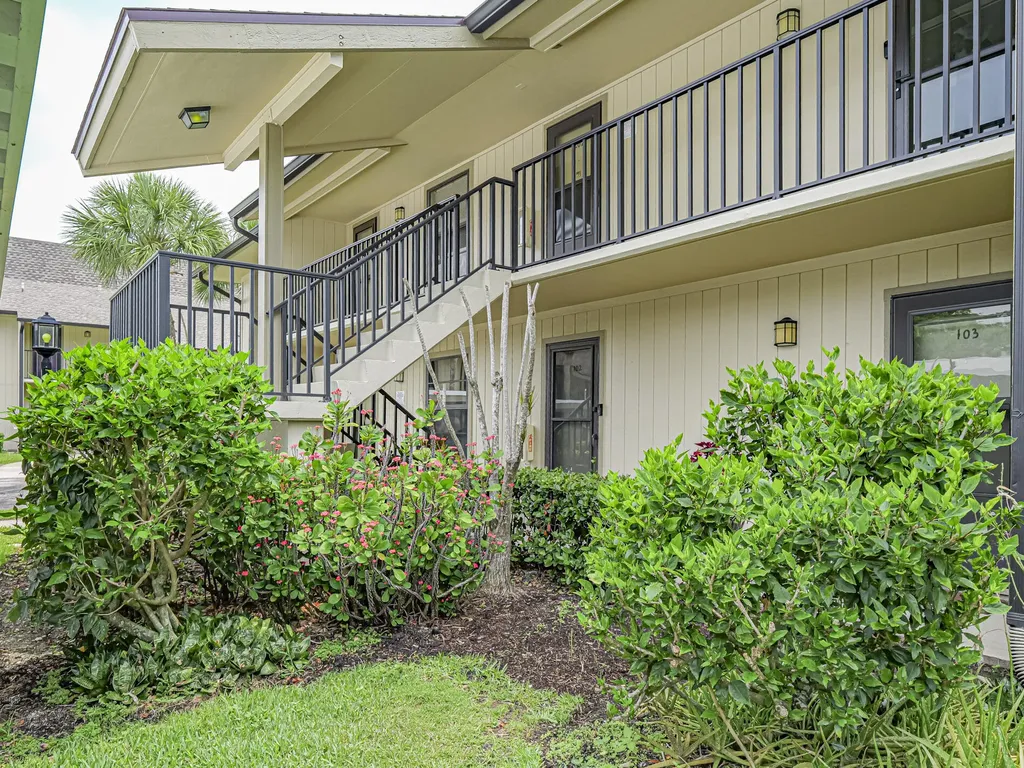 23 Plantation Drive Vero Beach FL 32966