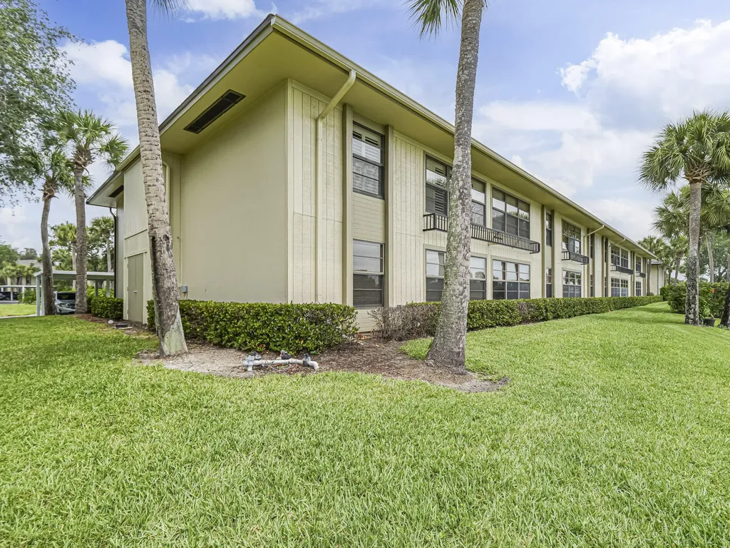23 Plantation Drive Vero Beach FL 32966