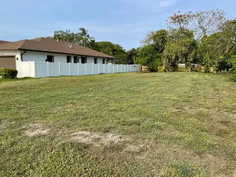 2630 NW 20th Avenue Oakland Park FL 33311