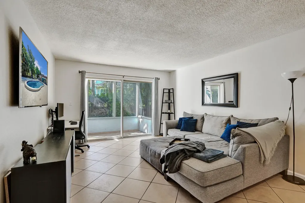 1400 Tallwood Avenue Hollywood FL 33021