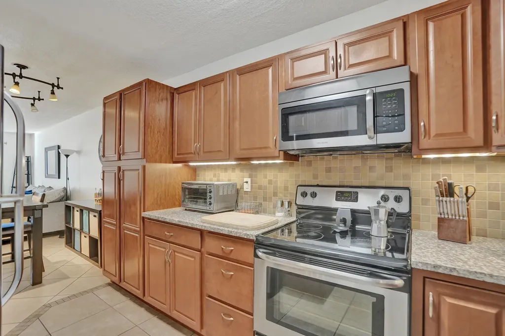 1400 Tallwood Avenue Hollywood FL 33021