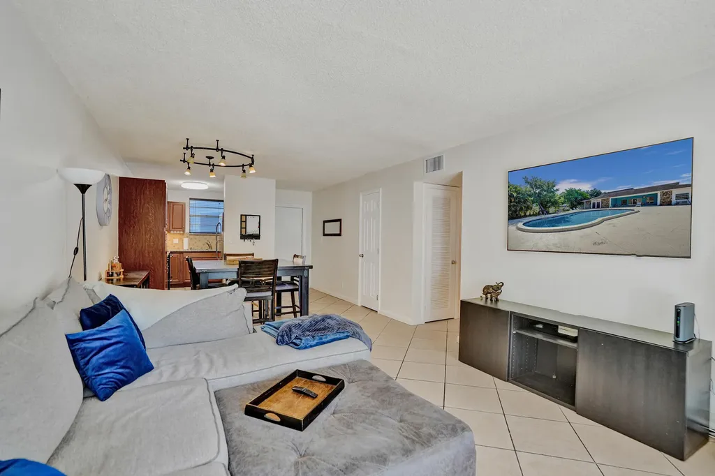 1400 Tallwood Avenue Hollywood FL 33021