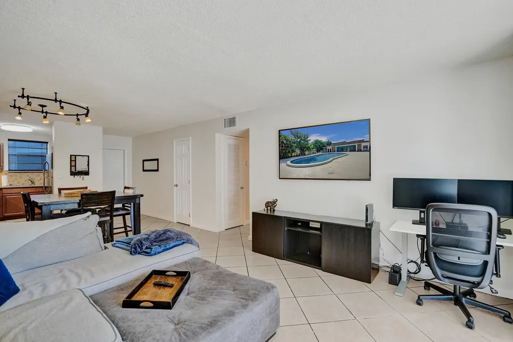 1400 Tallwood Avenue Hollywood FL 33021