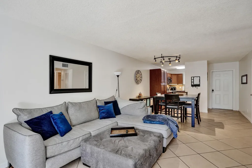 1400 Tallwood Avenue Hollywood FL 33021