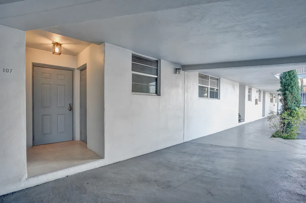1400 Tallwood Avenue Hollywood FL 33021