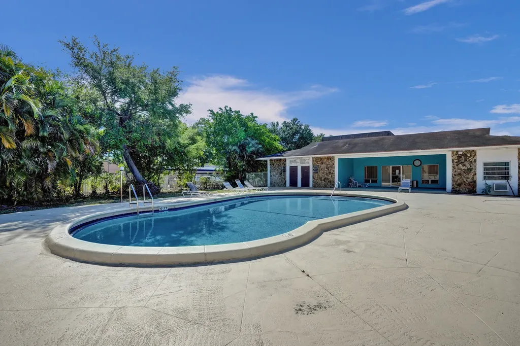 1400 Tallwood Avenue Hollywood FL 33021