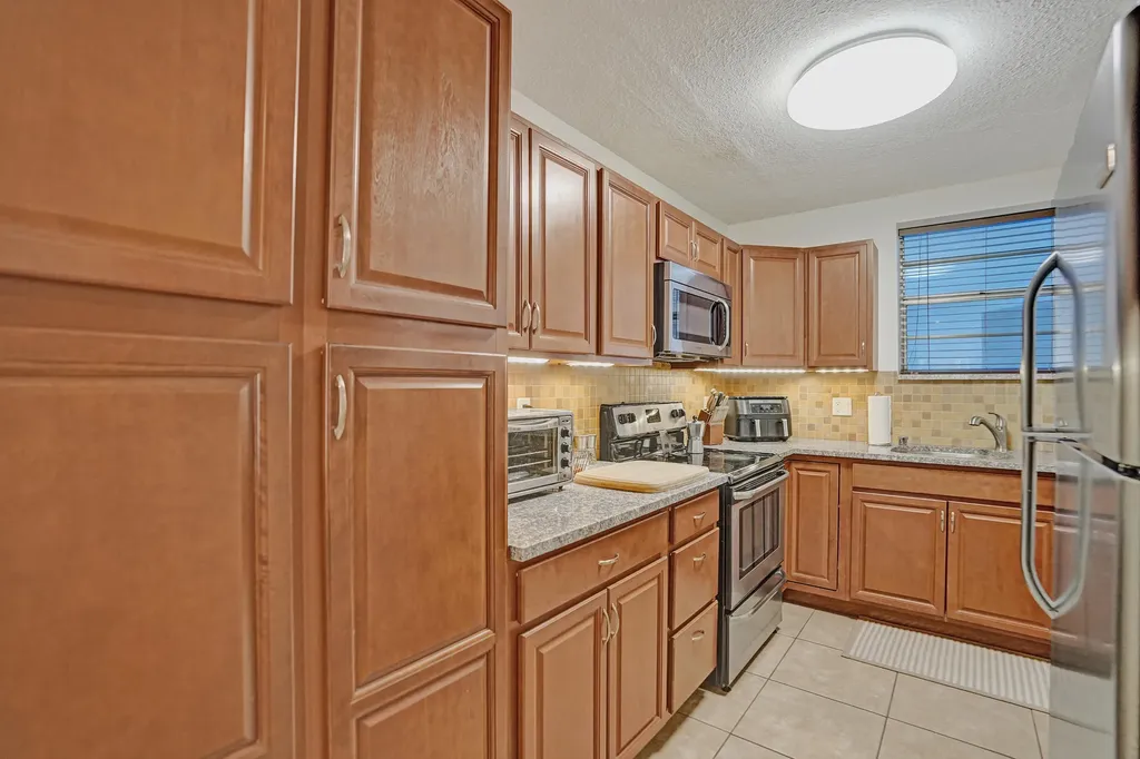 1400 Tallwood Avenue Hollywood FL 33021