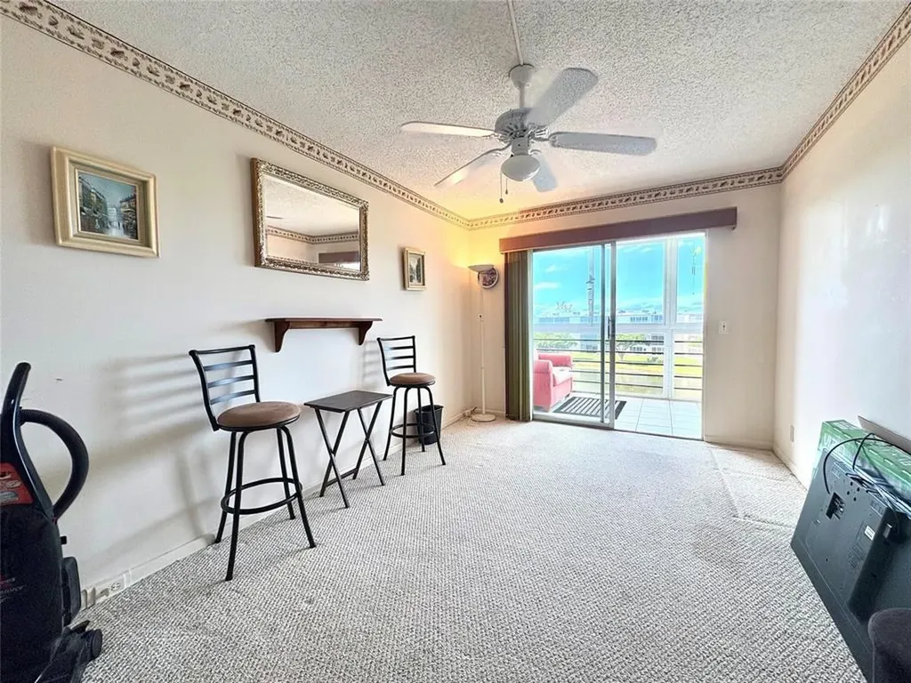 4046 Guildford Boca Raton FL 33434