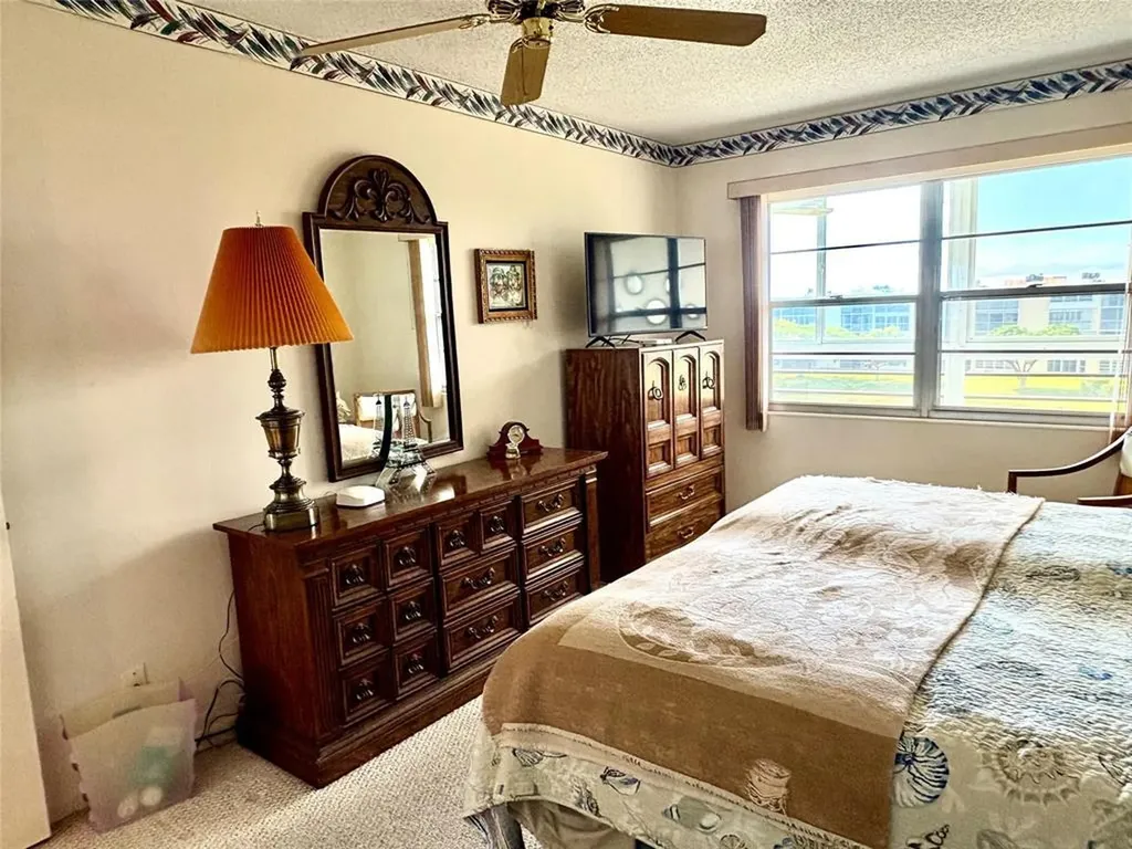 4046 Guildford Boca Raton FL 33434