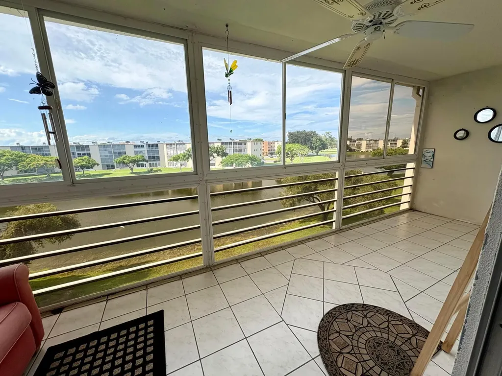 4046 Guildford Boca Raton FL 33434
