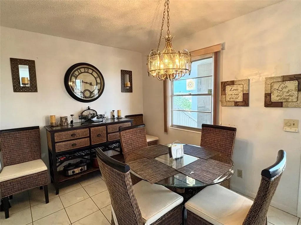 4046 Guildford Boca Raton FL 33434