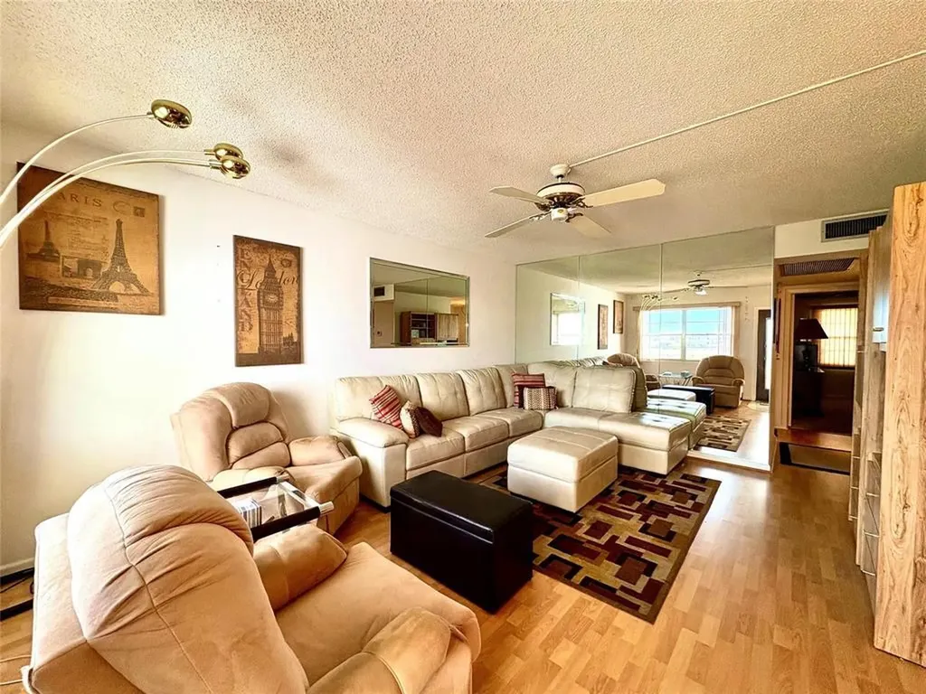 4046 Guildford Boca Raton FL 33434
