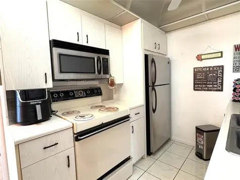 4046 Guildford Boca Raton FL 33434