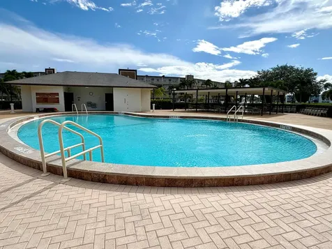 4046 Guildford Boca Raton FL 33434