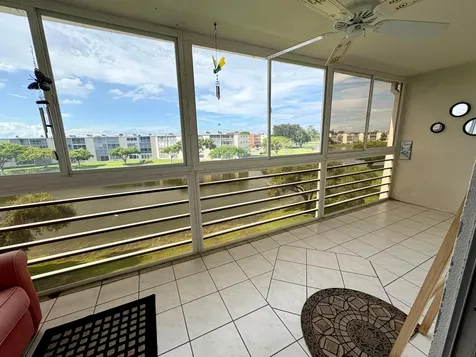4046 Guildford Boca Raton FL 33434