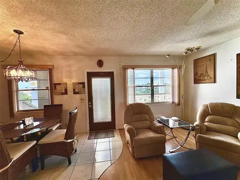 4046 Guildford Boca Raton FL 33434