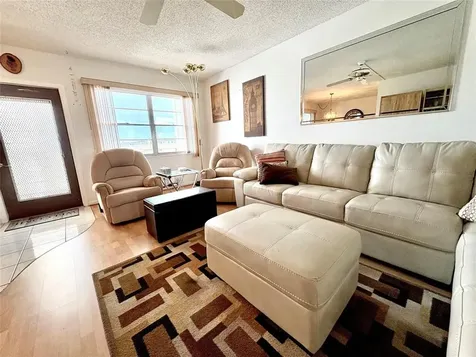 4046 Guildford Boca Raton FL 33434