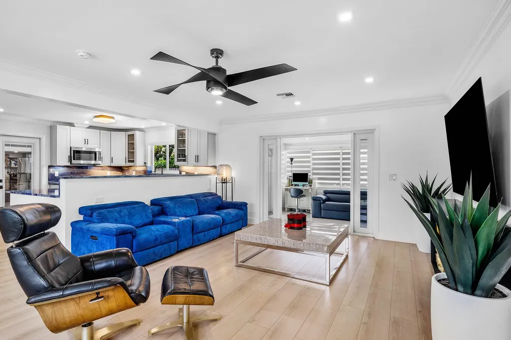 2866 SW 8th Street Boynton Beach FL 33435