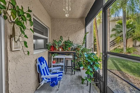 5314 NE 6 Avenue Oakland Park FL 33334