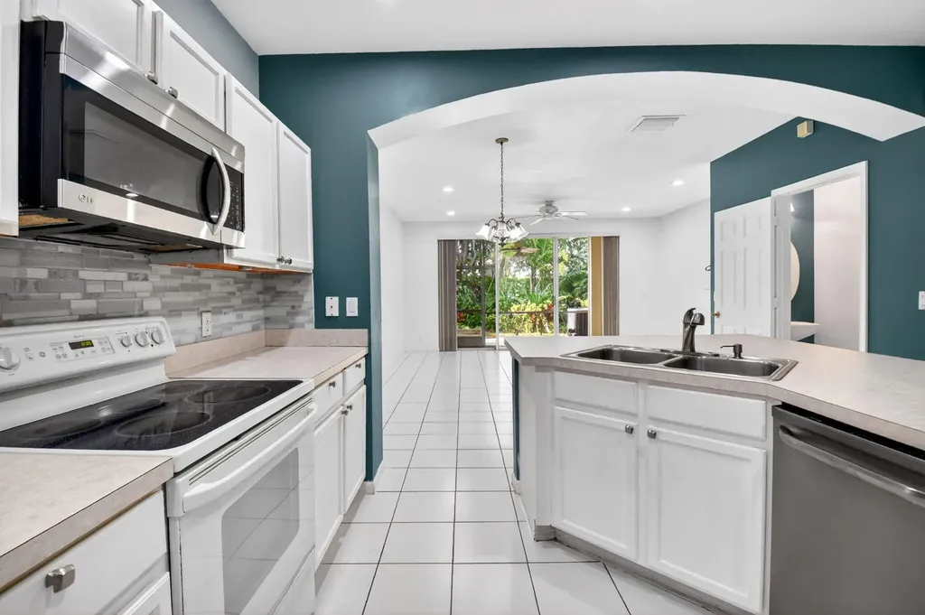 9695 Porta Leona Lane Boynton Beach FL 33472