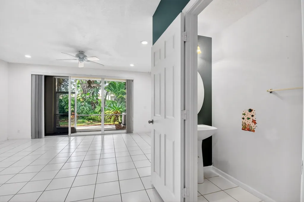 9695 Porta Leona Lane Boynton Beach FL 33472