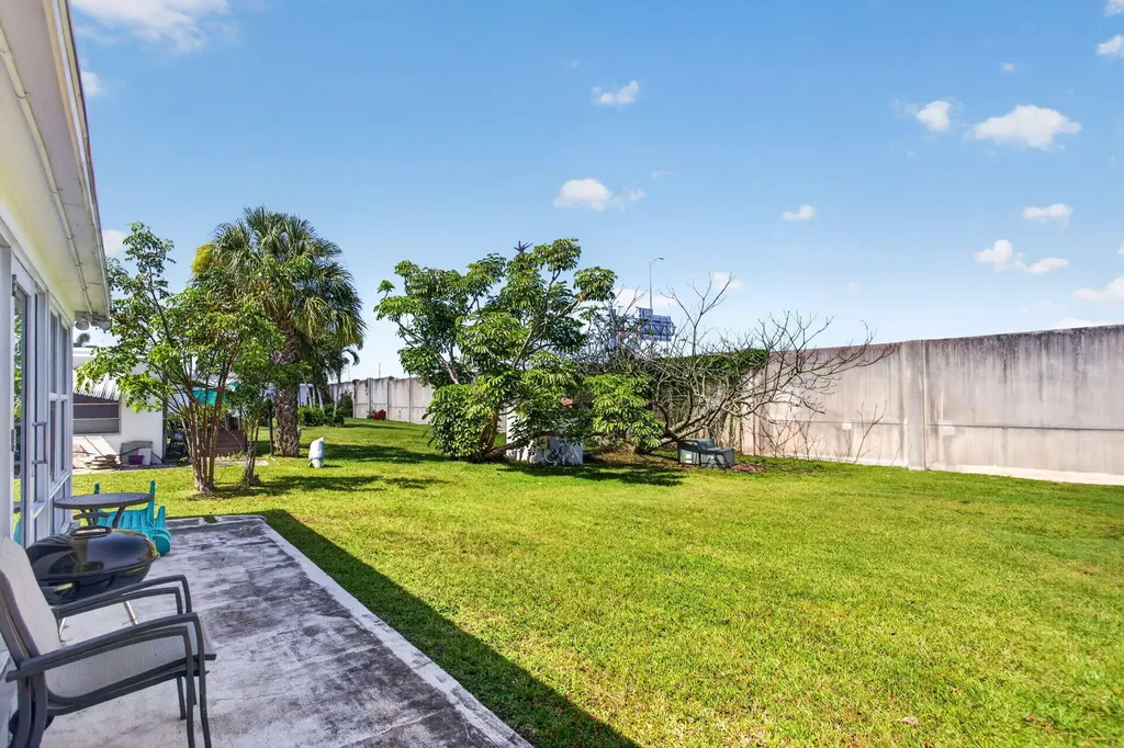 3121 E Golf Boulevard Pompano Beach FL 33064