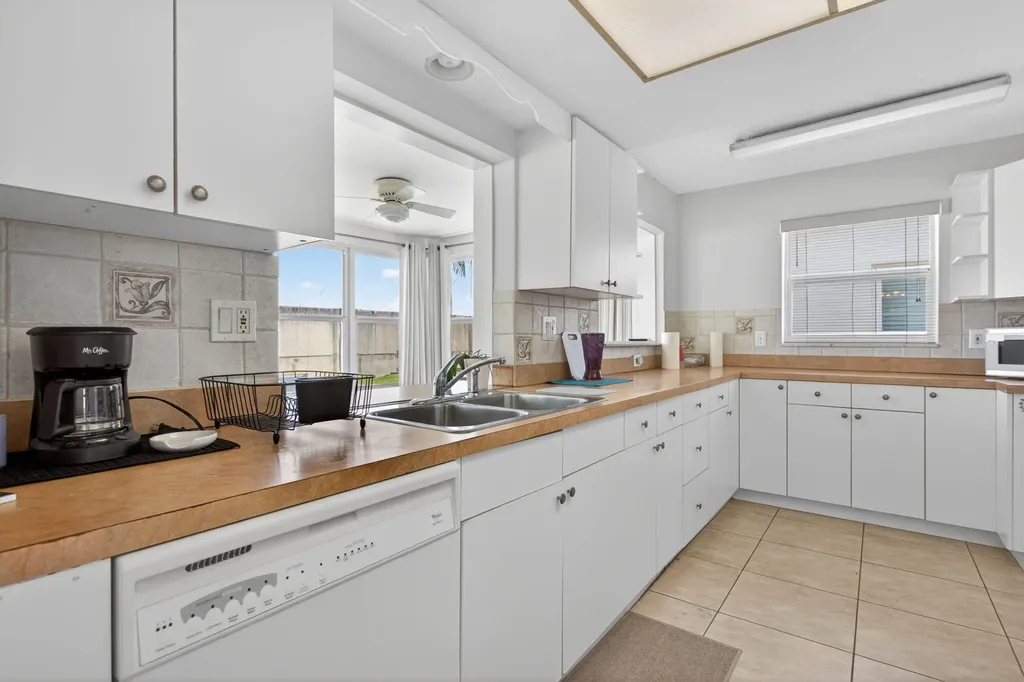 3121 E Golf Boulevard Pompano Beach FL 33064