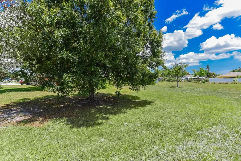 915 SW John Maccormack Terrace Port St Lucie FL 34953
