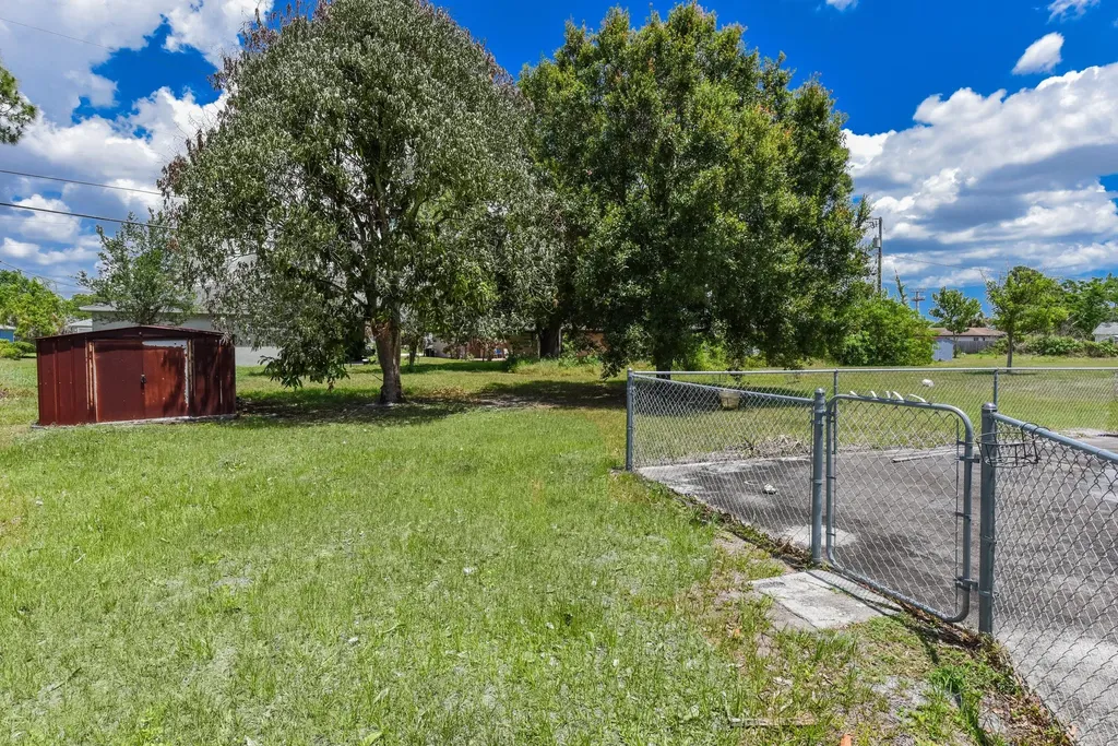 915 SW John Maccormack Terrace Port St Lucie FL 34953