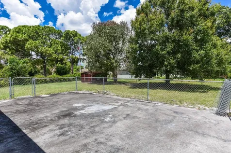 915 SW John Maccormack Terrace Port St Lucie FL 34953