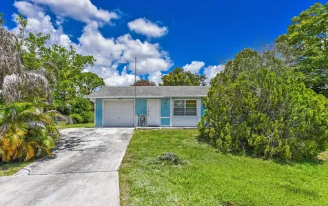 915 SW John Maccormack Terrace Port St Lucie FL 34953