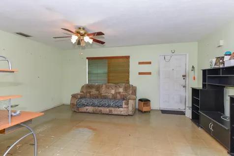 915 SW John Maccormack Terrace Port St Lucie FL 34953