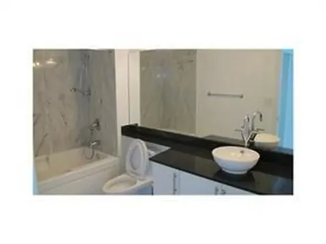 31 SE 5th Street Miami FL 33131
