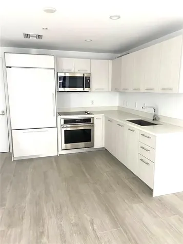 45 SW 9th Street Miami FL 33130