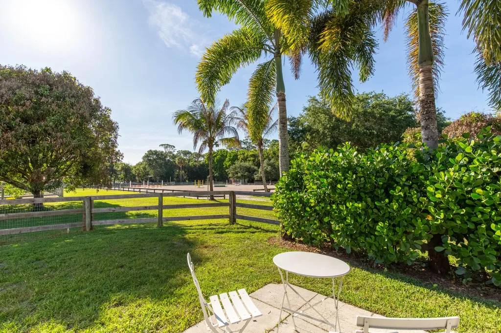 851 Hyde Park Road Loxahatchee Groves FL 33470