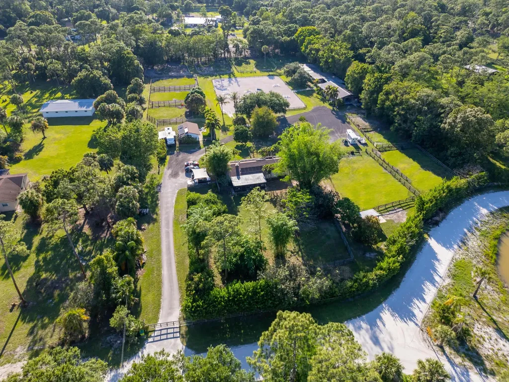 851 Hyde Park Road Loxahatchee Groves FL 33470