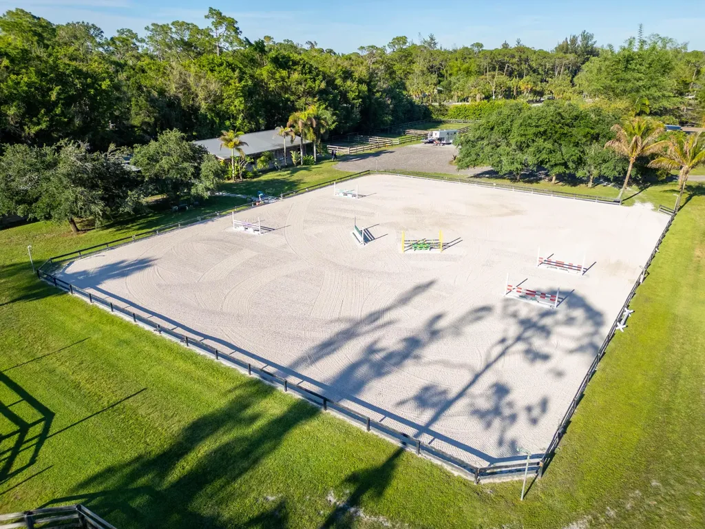 851 Hyde Park Road Loxahatchee Groves FL 33470