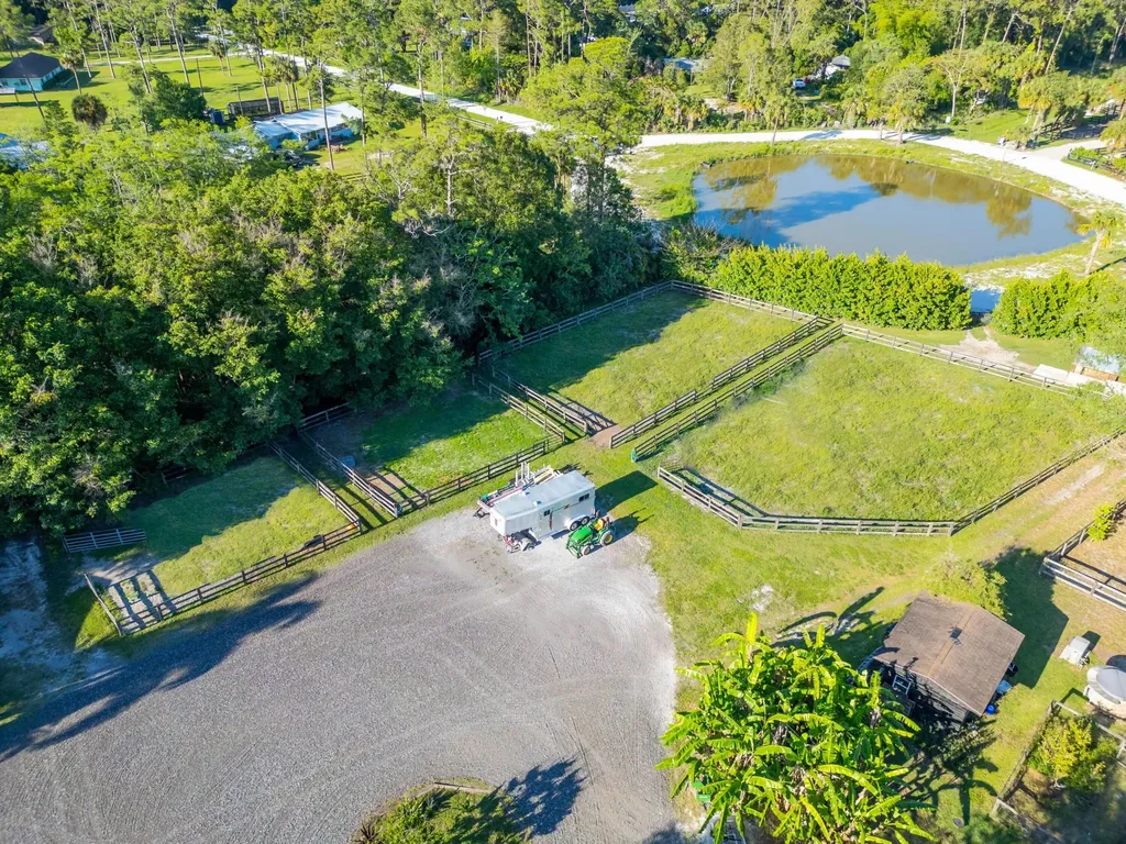 851 Hyde Park Road Loxahatchee Groves FL 33470