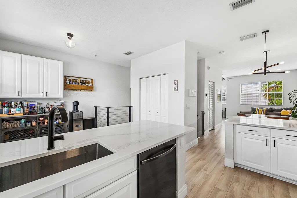 295 NE 5th Avenue Delray Beach FL 33483