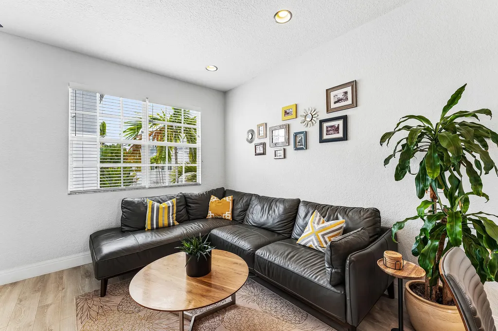 295 NE 5th Avenue Delray Beach FL 33483