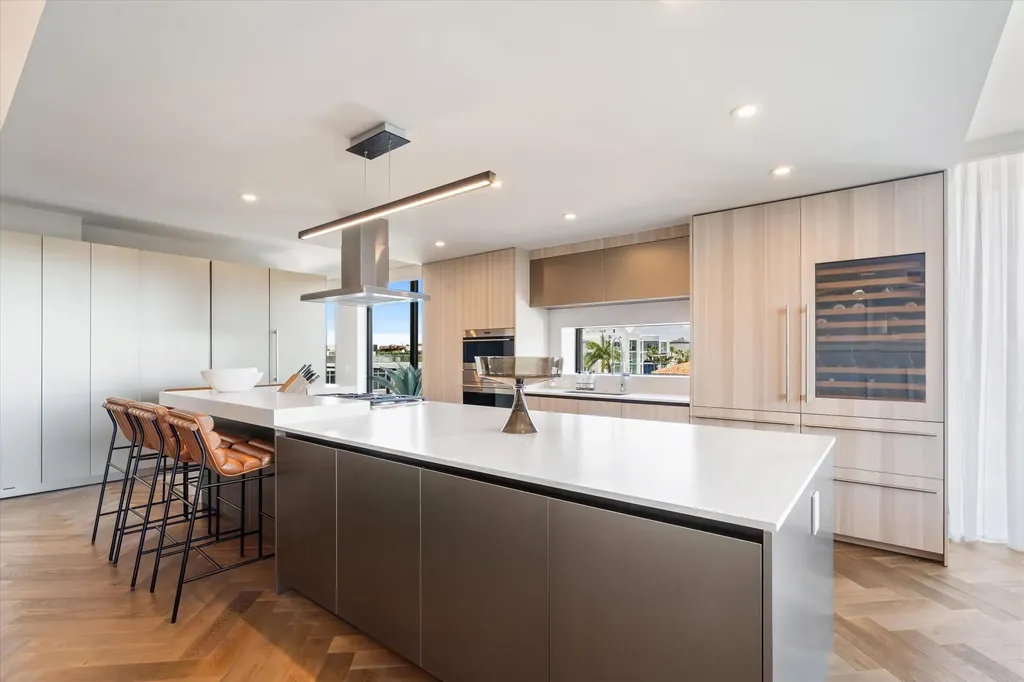 124 Hendricks Isle Fort Lauderdale FL 33301