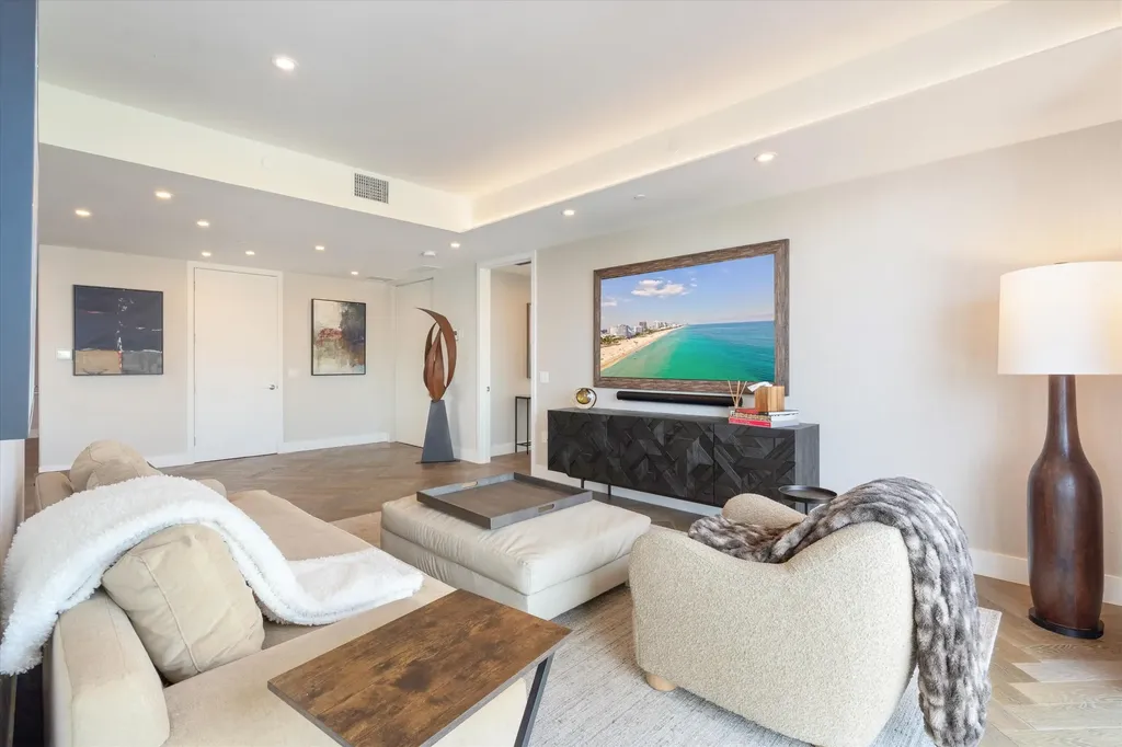 124 Hendricks Isle Fort Lauderdale FL 33301